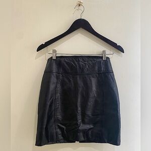 Vintage butter leather black skirt, size s